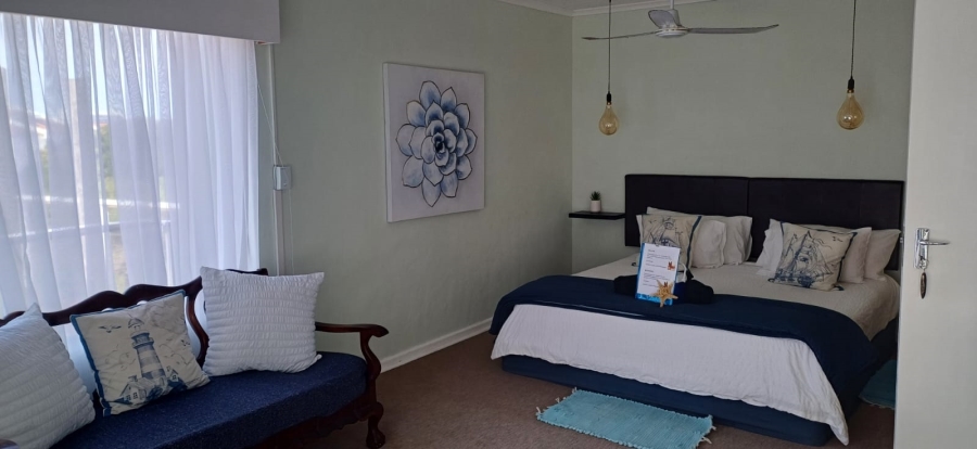 6 Bedroom Property for Sale in Paradise Beach Eastern Cape